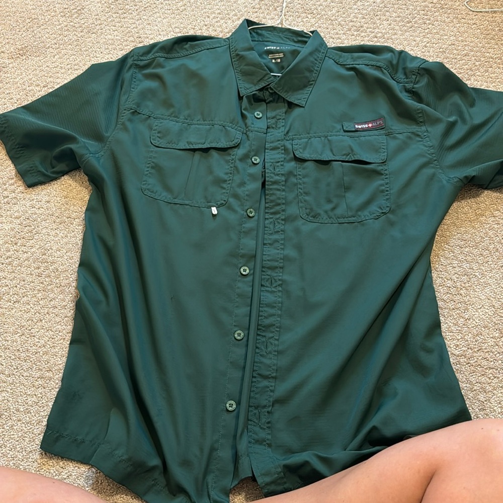 Swiss Alps Men’s XL short sleeve button down- fishing shirt